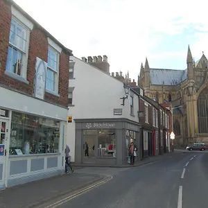 Potts Of Flemingate 3* Beverley