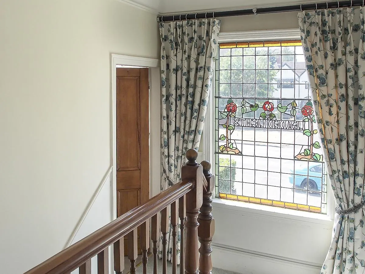 Leaded Light Guest House Solihull Bed & Breakfast